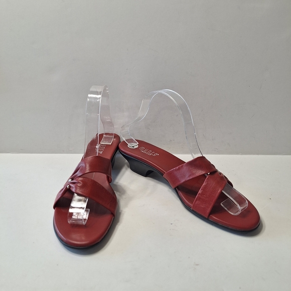 Munro American Leather Red Bow Low Wedge Kitten Heel Sandals Size 9.5N - Picture 11 of 15